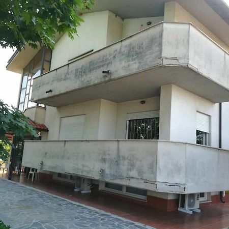 Old Club Casa Vacanze Carlo Trani アプリーリア エクステリア 写真