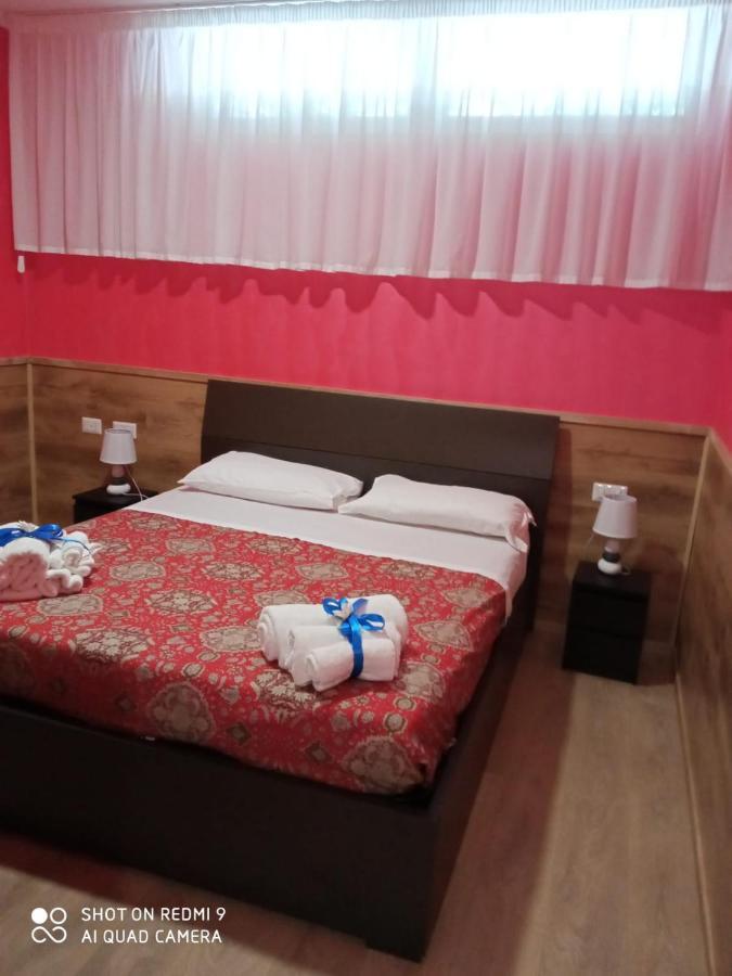 Old Club Casa Vacanze Carlo Trani アプリーリア エクステリア 写真